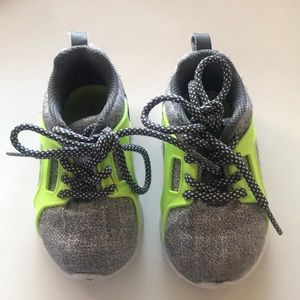 Toddler, tennis shoes